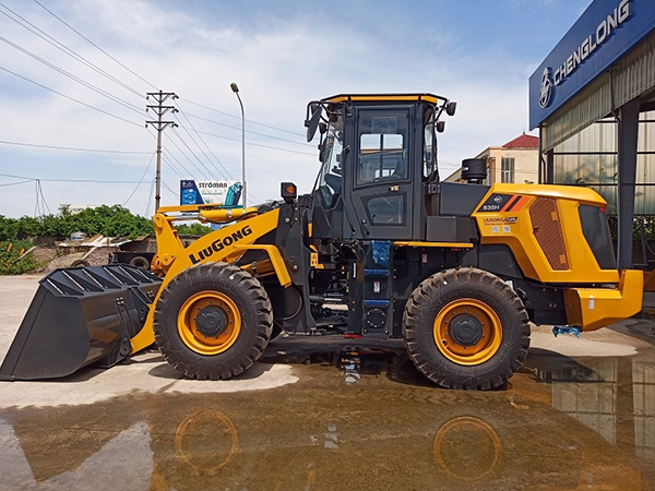 Xe máy xúc lật LiuGong CLG835H max gầu 2.3m3