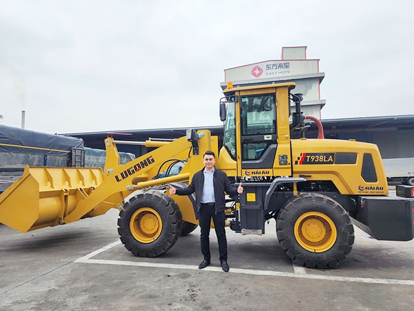 Xe máy xúc lật LuGong T938LA cần dài 4.5m gầu 2m3