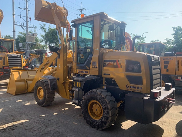 Xe máy xúc lật LuGong gầu 0.9 khối chuyên vật liệu xây dựng